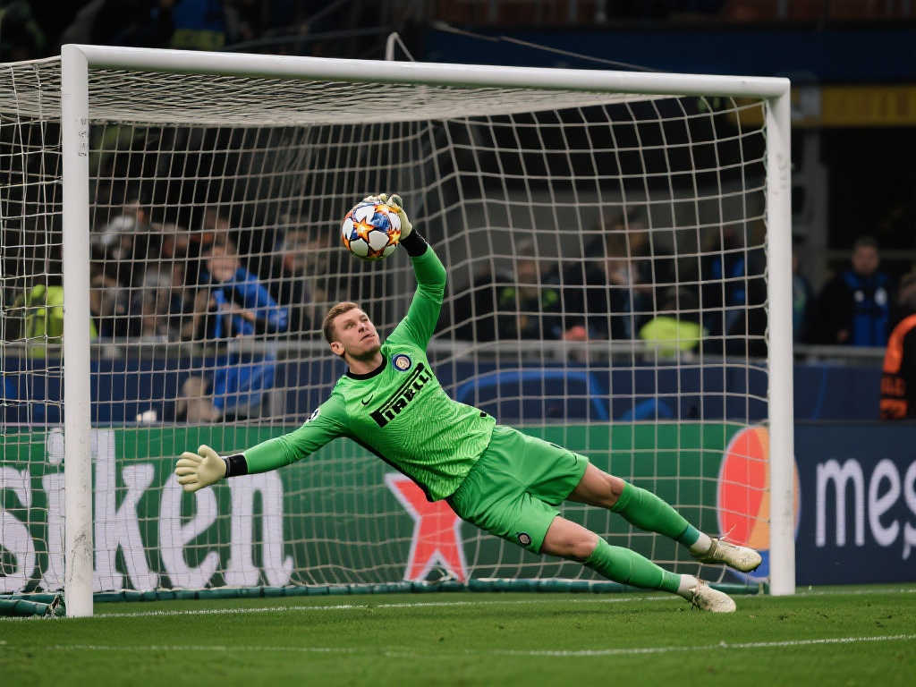 欧冠周最佳球员候选揭晓：索默与阿什拉夫入围